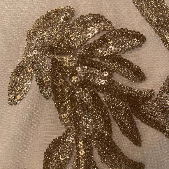 Golden party dress size M. Never worn - Picture 2 of 4